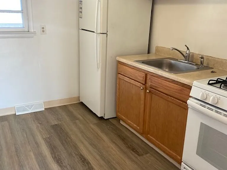 928 Northway Street — Photo 2