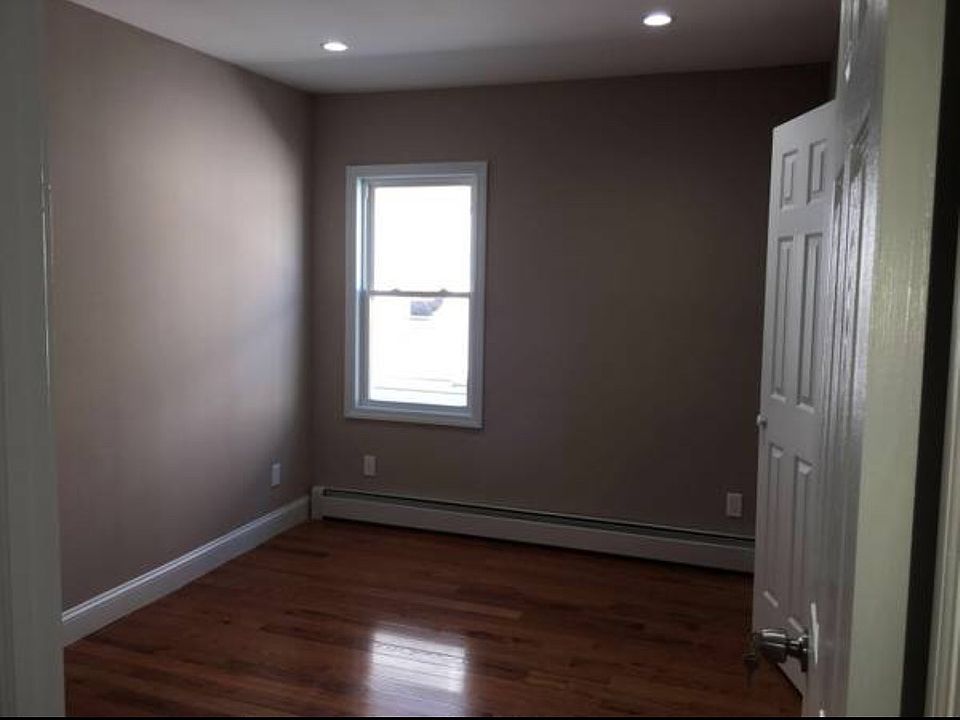 2nd image of 66-3 Myrtle Ave #2