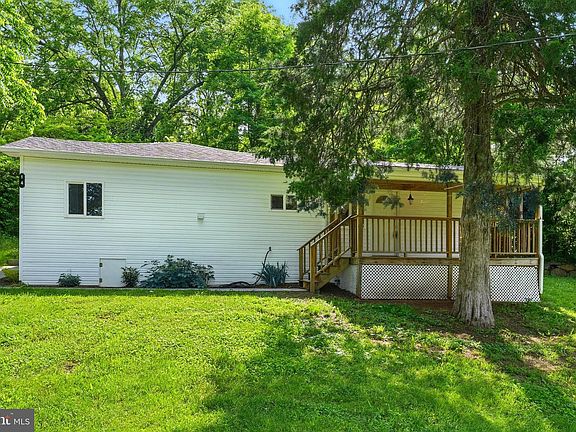 2nd image of 14 Summit Point Dr