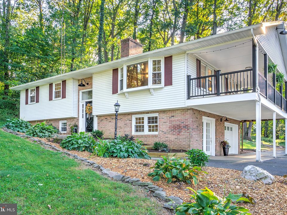 1st image of 124 Oakridge Dr
