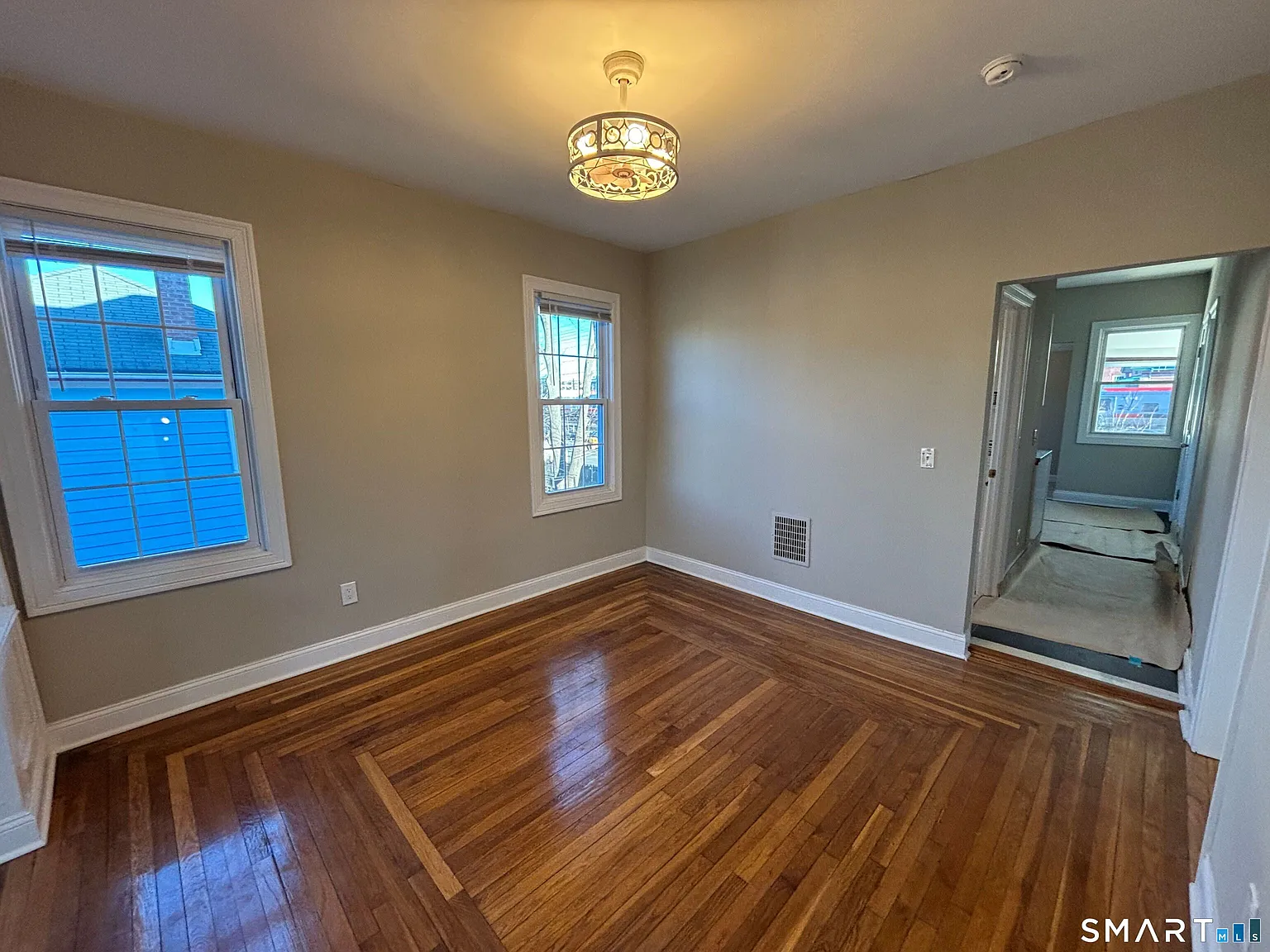 2 bed, 1.0 bath, 1000 sqft, $2,400 — Photo 2