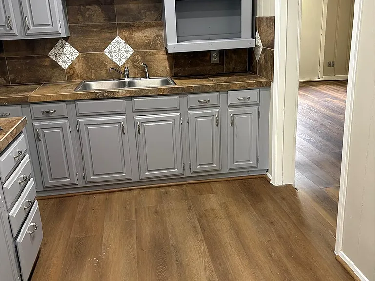5914 Ridgeway Dr — Photo 11