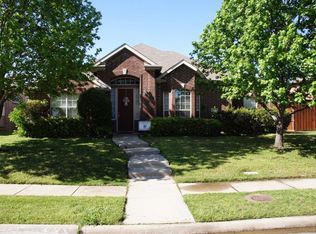 1821 Stewart Dr, Carrollton, TX 75010