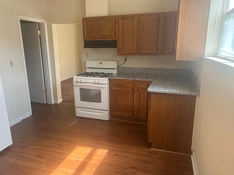405 Locust St #6 — Photo 3
