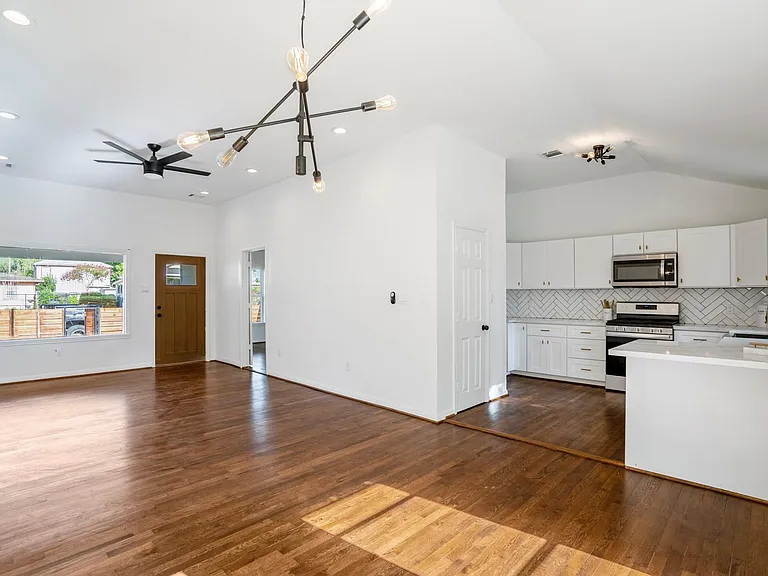 4206 Gano St — Photo 5