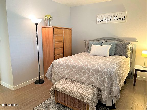 5th image of 2233 W Farmdale Avenue #1