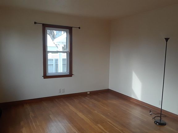 3rd image of 905 Wabash Ave