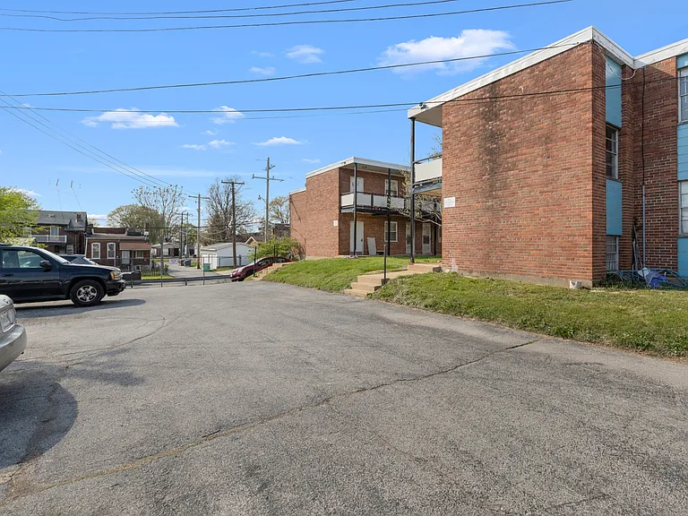 3100 Arsenal St — Photo 9