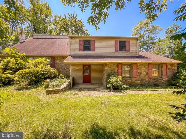 572 Lincoln Ave, Penndel, PA 19047