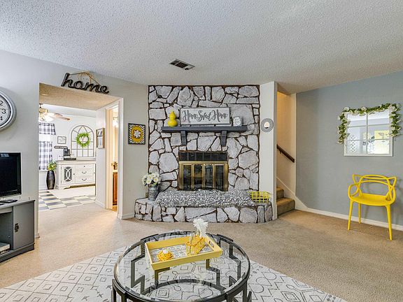 4th image of 115 Wellington Pl
