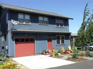 2060 Martha Ln, Hood River, OR 97031