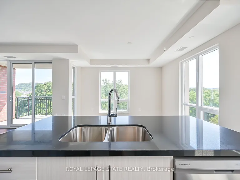 2750 King St E #512 — Photo 13