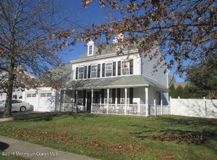 4 Saint Johns Dr, Freehold, NJ 07728