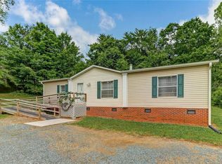 1220 E Hanover Rd, Graham, NC 27253