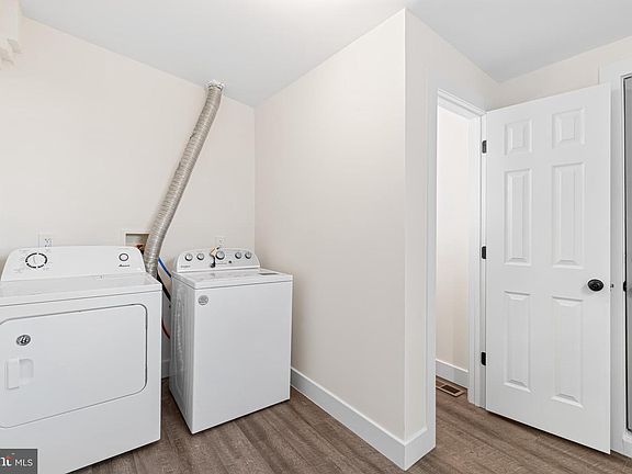 5th image of 3921 Pennsgrove St