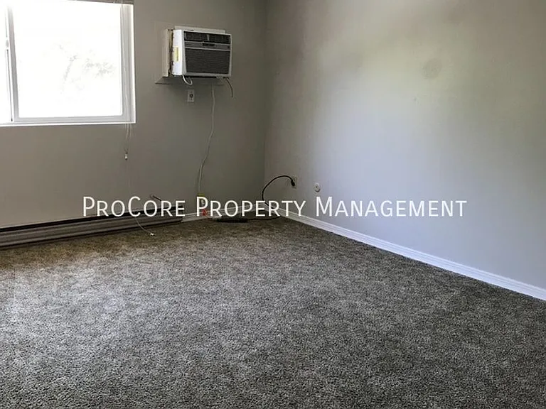511 W Pine Ave — Photo 5