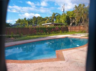912 NE 9th Ct, Pompano Beach, FL 33060