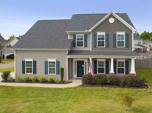 505 Goldstone Ln, Boiling Springs, SC 29316