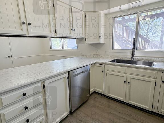 4th image of 959 Bellevue Ave #3