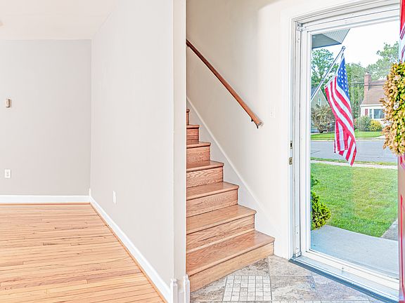 4th image of 2122 S Culpeper St