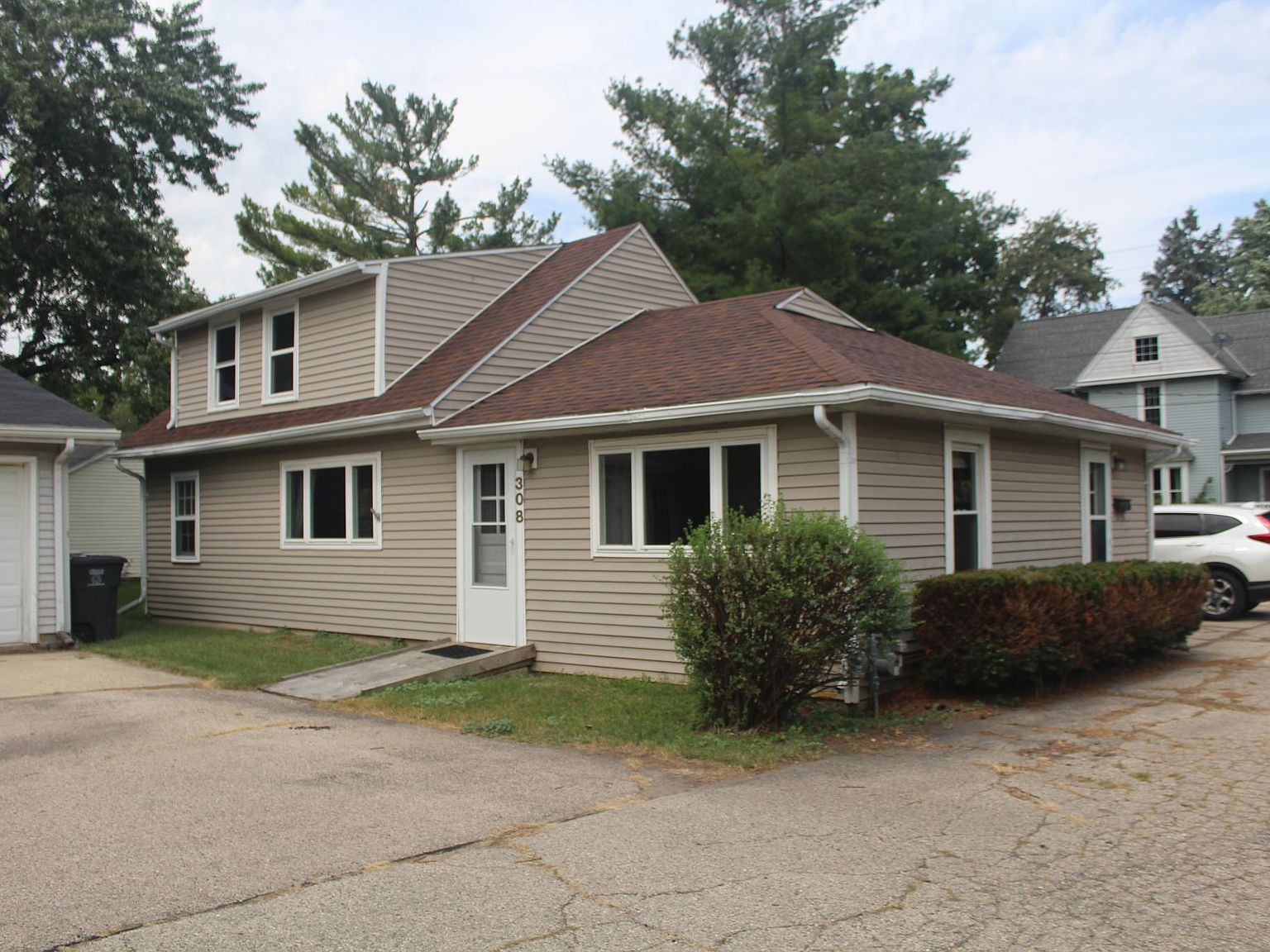 308 Kenosha St, Walworth, WI 53184 Zillow