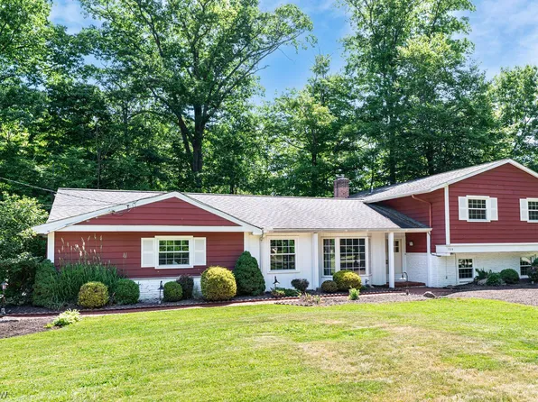 729 Kenwood Dr, Gates Mills, OH 44040