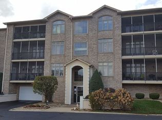 18500 Pine Lake Dr APT 2A, Tinley Park, IL 60477