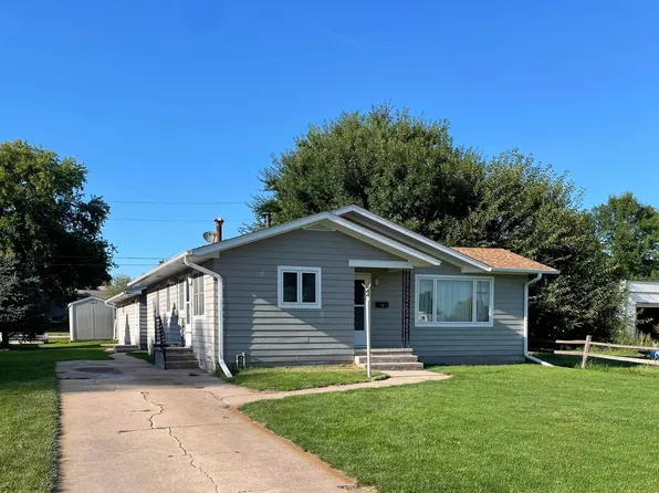 816 17th St, Gothenburg, NE 69138