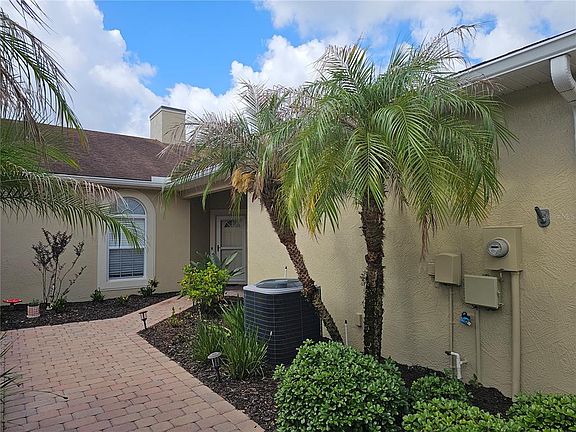 3rd image of 1590 VIENNA SQUARE DRIVE