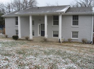 2716 Mossdale Dr, Nashville, TN 37217