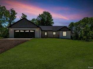 2304 Millville Rd, Lapeer, MI 48446