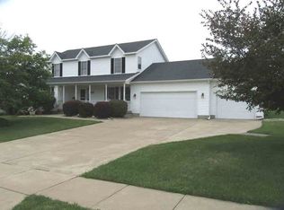 4837 White Post St, Bettendorf, IA 52722