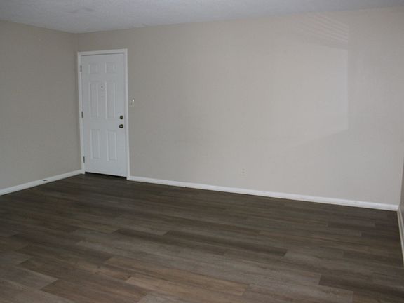 4th image of 1620 Fairchild Ave #3