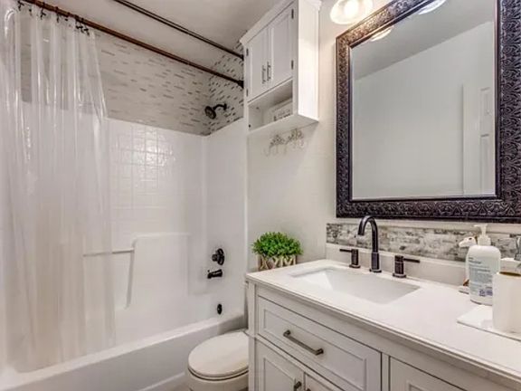 5th image of 2907 Nandina St