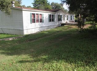 695 Country Way Rd, Smithville, TX 78957