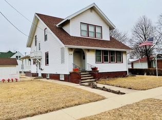 119 N Railroad St, Sumner, IA 50674