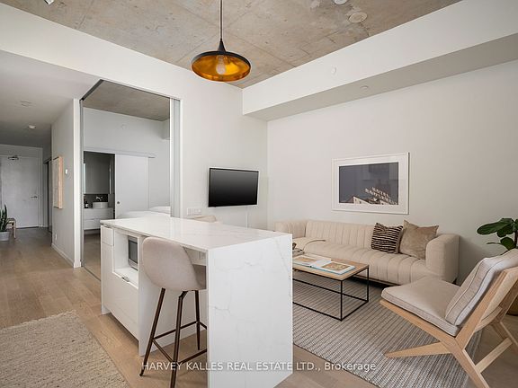 2nd image of 383 Sorauren Ave #809