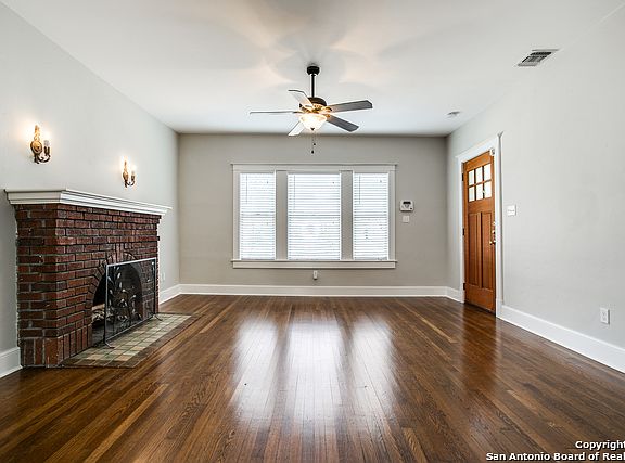 5th image of 2046 W Gramercy Pl