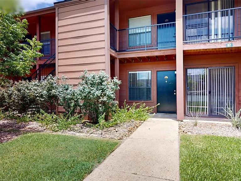 904 University Oaks Blvd #97 — Photo 12