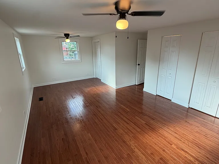 10704 S Albany Ave — Photo 7
