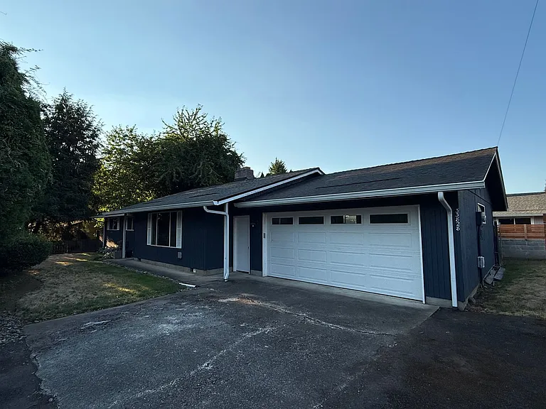 33828 SE Oak St — Photo 1