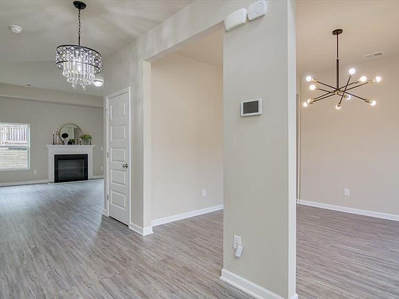 2nd image of 5026 Vine Lane