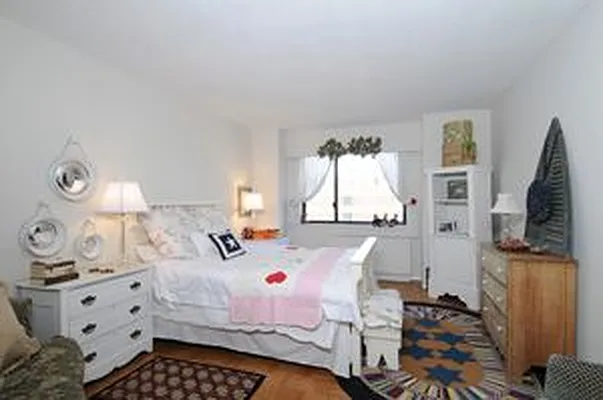 Sold by Douglas Elliman | media 19
