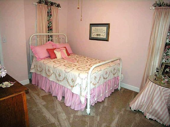 4th image of 375 Channings Lake Dr