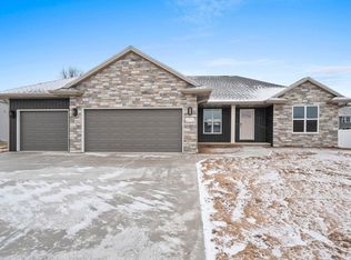 1176 Faversham Way, Green Bay, WI 54313