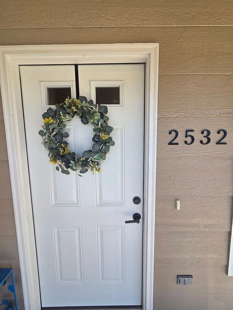 3 Bedrooms | 2 Bathrooms | 2-Car Garage | Pet Friendly — Photo 4