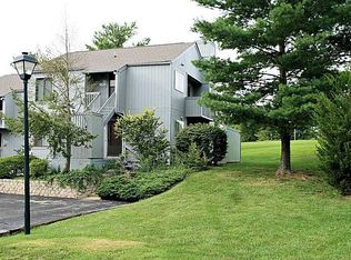 9129 S Pointe Ridge Ln, Bloomington, IN 47401