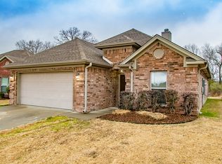 2 Corbet Ln, Maumelle, AR 72113