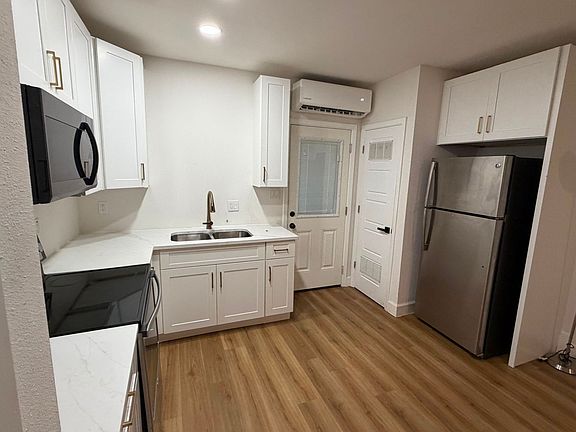 3rd image of 7602 Green Glen Dr