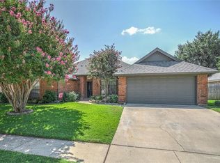2504 Morningside Dr, Bedford, TX 76021